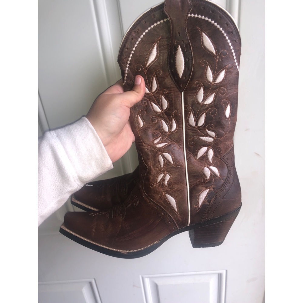 ARIAT snip toe boots